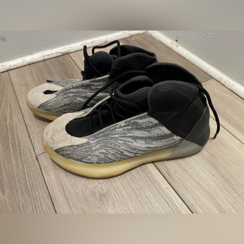 Adidas Yeezy QNTM “Lifestyle Model”